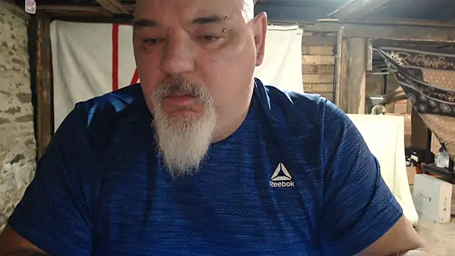 Newfiesausage1972 online show from 02/20/26, 06:59