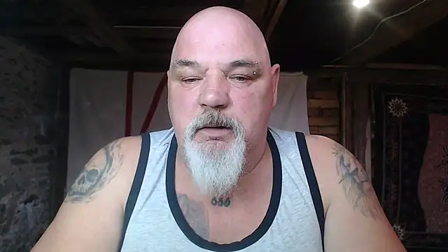 Newfiesausage1972 online show from 03/28/26, 09:03