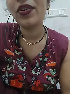 Snapshot of Simaran_bhabhi chatting on 06/12/26, 04:28 Simaran bhabhi online show from 06/12/26, 04:28