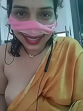 Snapshot of Simaran_bhabhi chatting on 07/07/26, 06:47 Simaran bhabhi online show from 07/07/26, 06:47