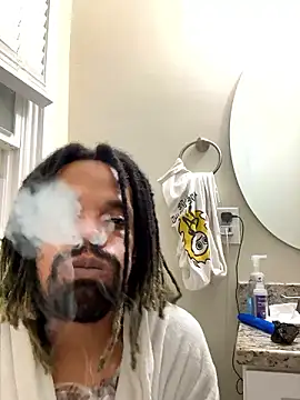 Snapshot of 1BeautyN1Beast chatting on 12/02/24, 03:15 1BeautyN1Beast online show from 12/02/24, 03:15