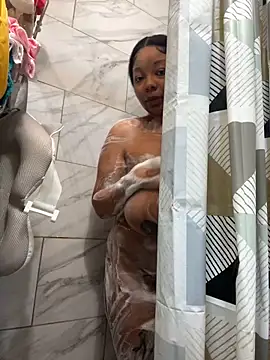 Snapshot of 1BeautyN1Beast chatting on 12/07/24, 12:35 1BeautyN1Beast online show from 12/07/24, 12:35