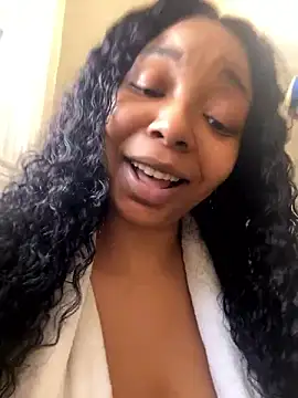 Snapshot of 1BeautyN1Beast chatting on 12/08/24, 08:36 1BeautyN1Beast online show from 12/08/24, 08:36