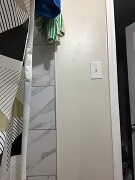 Snapshot of 1BeautyN1Beast chatting on 12/25/24, 03:08 1BeautyN1Beast online show from 12/25/24, 03:08