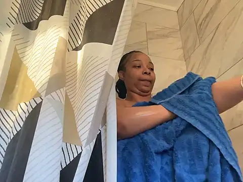 Snapshot of 1BeautyN1Beast chatting on 01/02/25, 10:11 1BeautyN1Beast online show from 01/02/25, 10:11