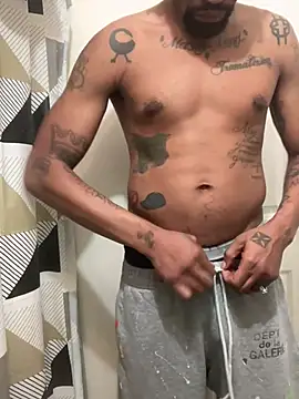 Snapshot of 1BeautyN1Beast chatting on 01/28/25, 12:36 1BeautyN1Beast online show from 01/28/25, 12:36