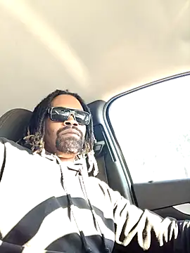 Snapshot of 1BeautyN1Beast chatting on 02/24/25, 09:41 1BeautyN1Beast online show from 02/24/25, 09:41