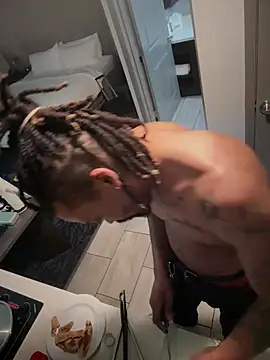 1BeautyN1Beast online show from 02/04/26, 01:11