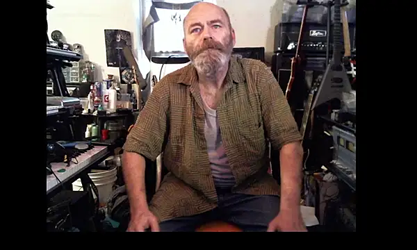 Snapshot of SirGarMack chatting on 02/18/26, 05:09 SirGarMack online show from 02/18/26, 05:09
