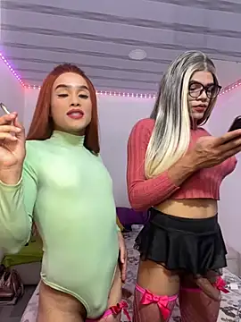 Snapshot of big_girl21cm chatting on 09/14/25, 01:38 big girl21cm online show from 09/14/25, 01:38