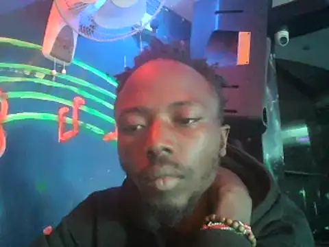 Snapshot of Cedric254 chatting on 12/17/24, 10:01 Cedric254 online show from 12/17/24, 10:01