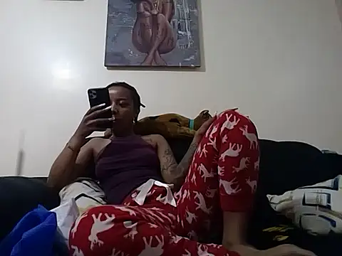 Snapshot of hoely_grail01 chatting on 12/03/25, 05:11 hoely grail01 online show from 12/03/25, 05:11