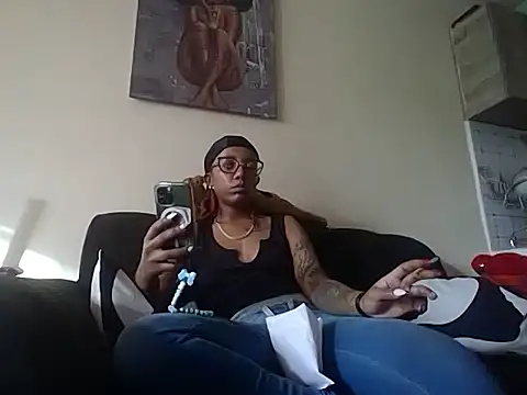 Snapshot of hoely_grail01 chatting on 02/10/26, 02:32 hoely grail01 online show from 02/10/26, 02:32