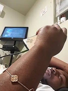 Snapshot of gaimov3r2024 chatting on 09/18/25, 11:45 gaimov3r2024 online show from 09/18/25, 11:45