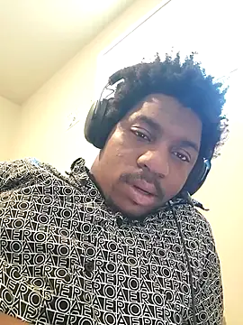 Snapshot of gaimov3r2024 chatting on 10/20/25, 09:48 gaimov3r2024 online show from 10/20/25, 09:48