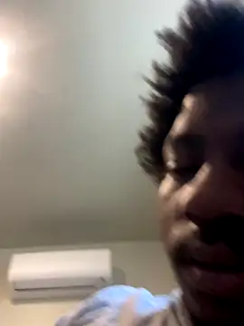 Snapshot of gaimov3r2024 chatting on 10/24/25, 06:04 gaimov3r2024 online show from 10/24/25, 06:04