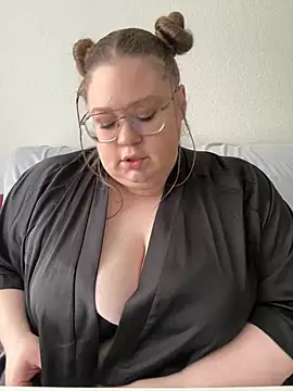 Chloe WS online show from 03/17/25, 10:06