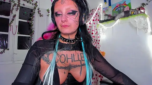 lady sontse  online show from 11/27/25, 09:50