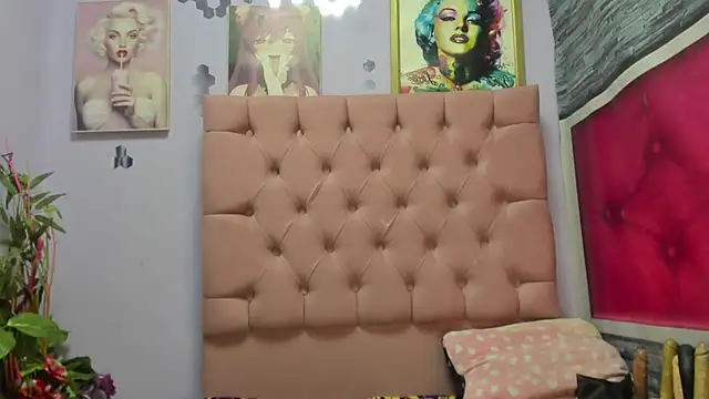 Yaumiko online show from 11/14/25, 12:48