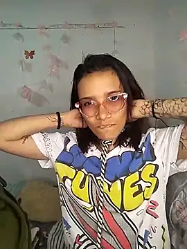 Snapshot of Yaumiko chatting on 02/10/26, 12:37 Yaumiko online show from 02/10/26, 12:37