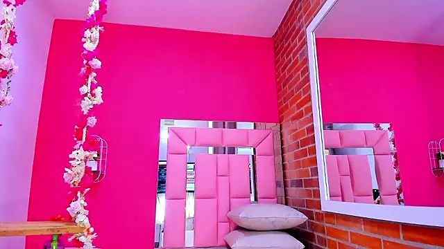 Snapshot of malu_horny_69 chatting on 12/01/24, 04:29 malu horny 69 online show from 12/01/24, 04:29