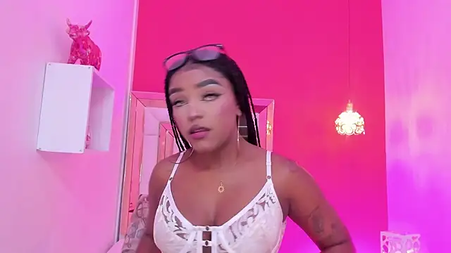 Snapshot of malu_horny_69 chatting on 02/13/26, 08:05 malu horny 69 online show from 02/13/26, 08:05