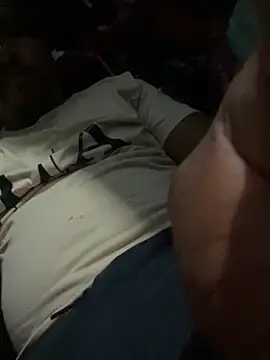 Snapshot of Alvarosexxx chatting on 10/29/25, 08:38 Alvarosexxx online show from 10/29/25, 08:38