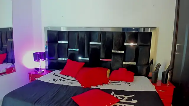 Snapshot of Loremhotsex chatting on 09/24/25, 08:01 Loremhotsex online show from 09/24/25, 08:01