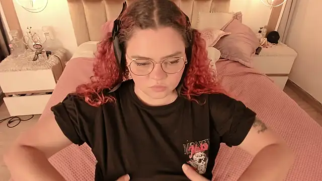 Twwiiggy online show from 03/17/25, 11:11