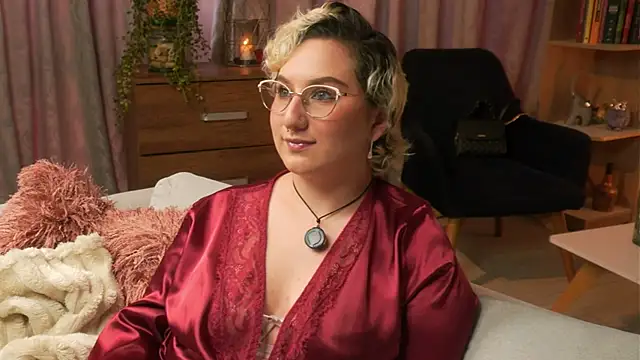 Ximenna Cruz online show from 04/24/26, 09:39