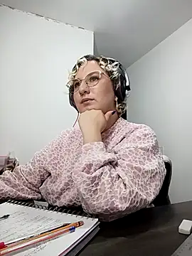 Ximenna Cruz online show from 04/29/26, 12:37