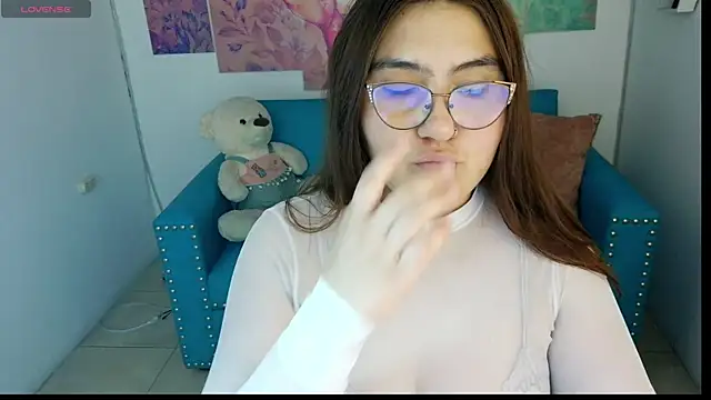 Snapshot of conniejames_m chatting on 05/16/26, 10:01 conniejames m online show from 05/16/26, 10:01
