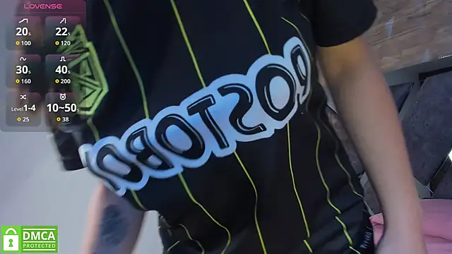 Venus velez  online show from 12/14/25, 01:27