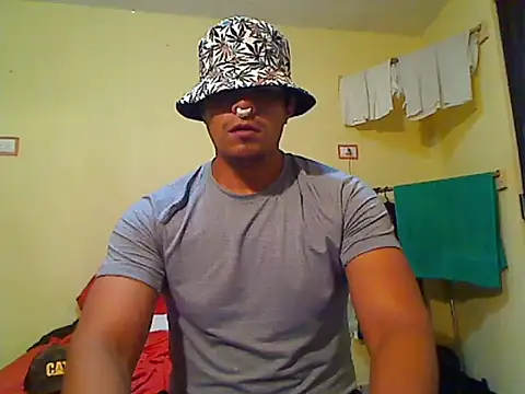 Snapshot of lozter345 chatting on 10/09/25, 05:38 lozter345 online show from 10/09/25, 05:38