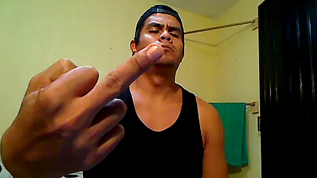 Snapshot of lozter345 chatting on 10/20/25, 06:58 lozter345 online show from 10/20/25, 06:58