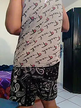 Snapshot of lozter345 chatting on 12/19/25, 05:03 lozter345 online show from 12/19/25, 05:03