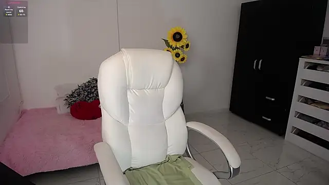 Snapshot of ana_milf chatting on 12/26/24, 10:31 ana milf online show from 12/26/24, 10:31