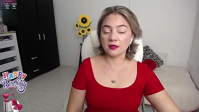 Snapshot of ana_milf chatting on 01/11/25, 12:07 ana milf online show from 01/11/25, 12:07