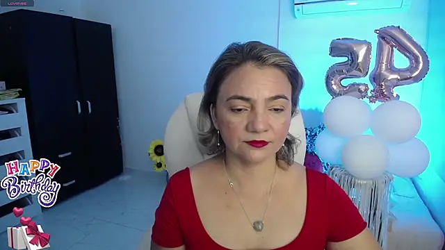 Snapshot of ana_milf chatting on 01/13/25, 12:13 ana milf online show from 01/13/25, 12:13