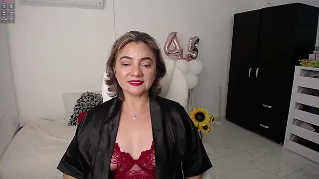 Snapshot of ana_milf chatting on 01/26/25, 04:09 ana milf online show from 01/26/25, 04:09