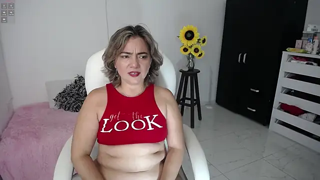 Snapshot of ana_milf chatting on 02/11/25, 02:46 ana milf online show from 02/11/25, 02:46