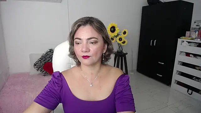 Snapshot of ana_milf chatting on 02/21/25, 11:22 ana milf online show from 02/21/25, 11:22