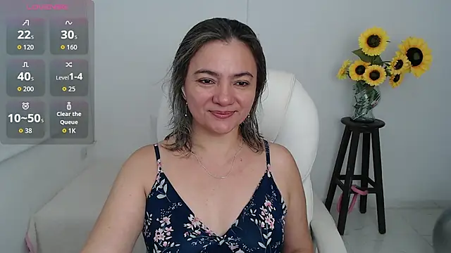 Snapshot of ana_milf chatting on 10/17/25, 11:02 ana milf online show from 10/17/25, 11:02