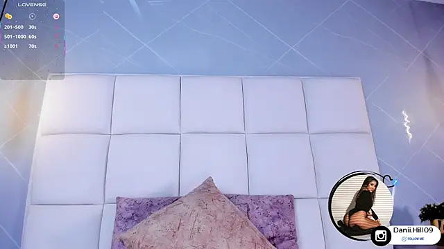 danii hill  online show from 10/15/25, 04:23