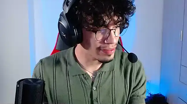 Snapshot of BigDragonBoy chatting on 03/19/25, 10:31 BigDragonBoy online show from 03/19/25, 10:31