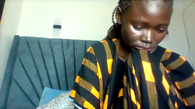 Snapshot of Hope_beib chatting on 05/06/26, 06:35 Hope beib online show from 05/06/26, 06:35