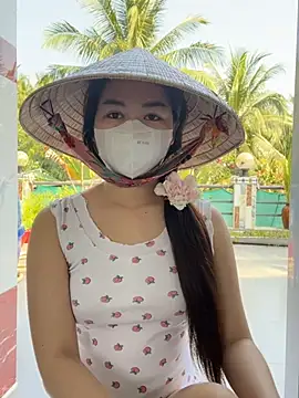 BabyThree  online show from 02/05/25, 08:32