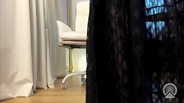 misskaassandraa online show from 06/06/26, 11:15