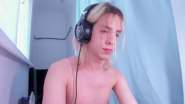 Snapshot of matt_spark chatting on 02/25/25, 03:20 matt spark online show from 02/25/25, 03:20