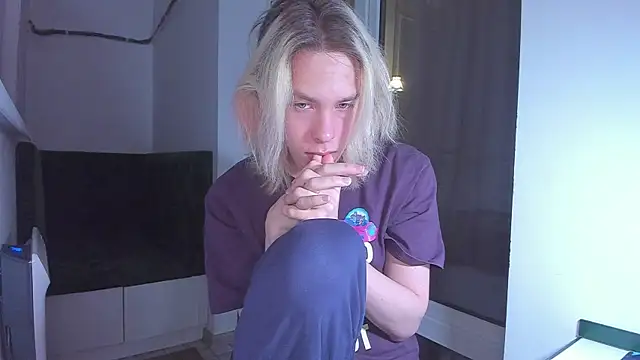 Snapshot of matt_spark chatting on 03/06/25, 01:05 matt spark online show from 03/06/25, 01:05